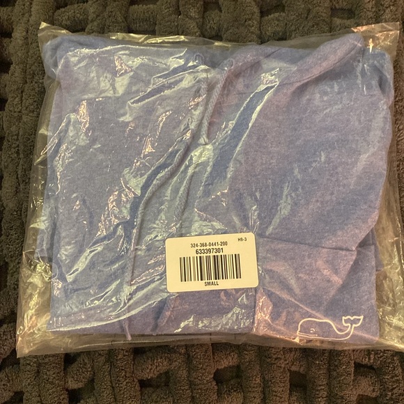 NWT men’s Vineyard Vines hooded shirt - Picture 5 of 5